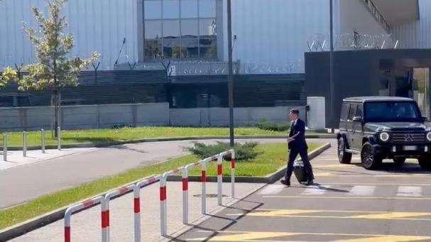 VIDEO - Inter, via alla missione Viktoria Plzen: la partenza. Zanetti il primo ad arrivare, Lukaku è l'unico assente