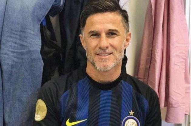 Benny Carbone compie 49 anni: arrivano gli auguri dell'Inter 