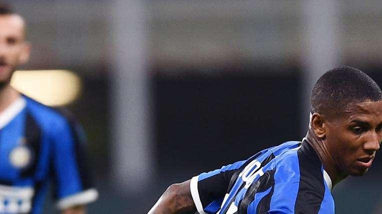 Young: "Non ci ho pensato due volte alla chiamata dell'Inter. Conte un vincente, vogliamo conquistare l'EL"