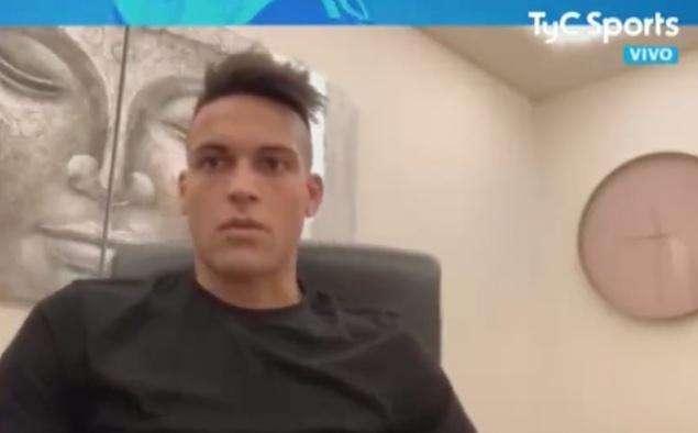 Lautaro: "Mondiale? Non tiro indietro la gamba con l'Inter, cerco di giocare come sempre"