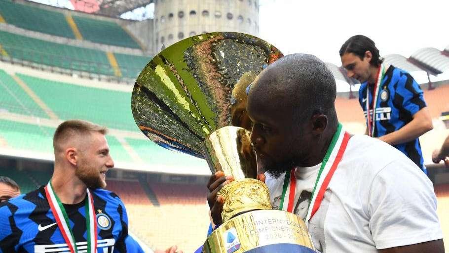 Lukaku al Chelsea, Ikpeba dubbioso: "Ho le mie riserve, perché lasciare proprio ora l'Inter?"