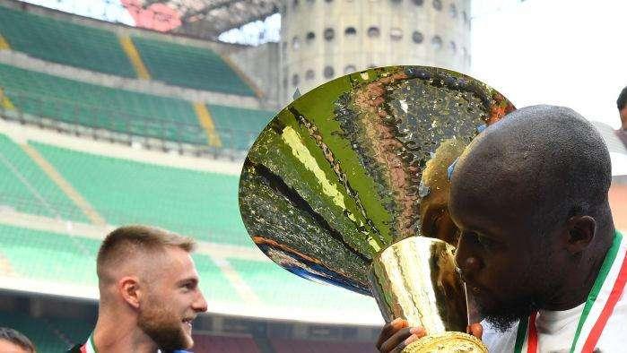 Corsera - Lukaku vuole restare, ma l'entourage attende le mosse di Zhang. Il Chelsea pensa alla maxi-offerta