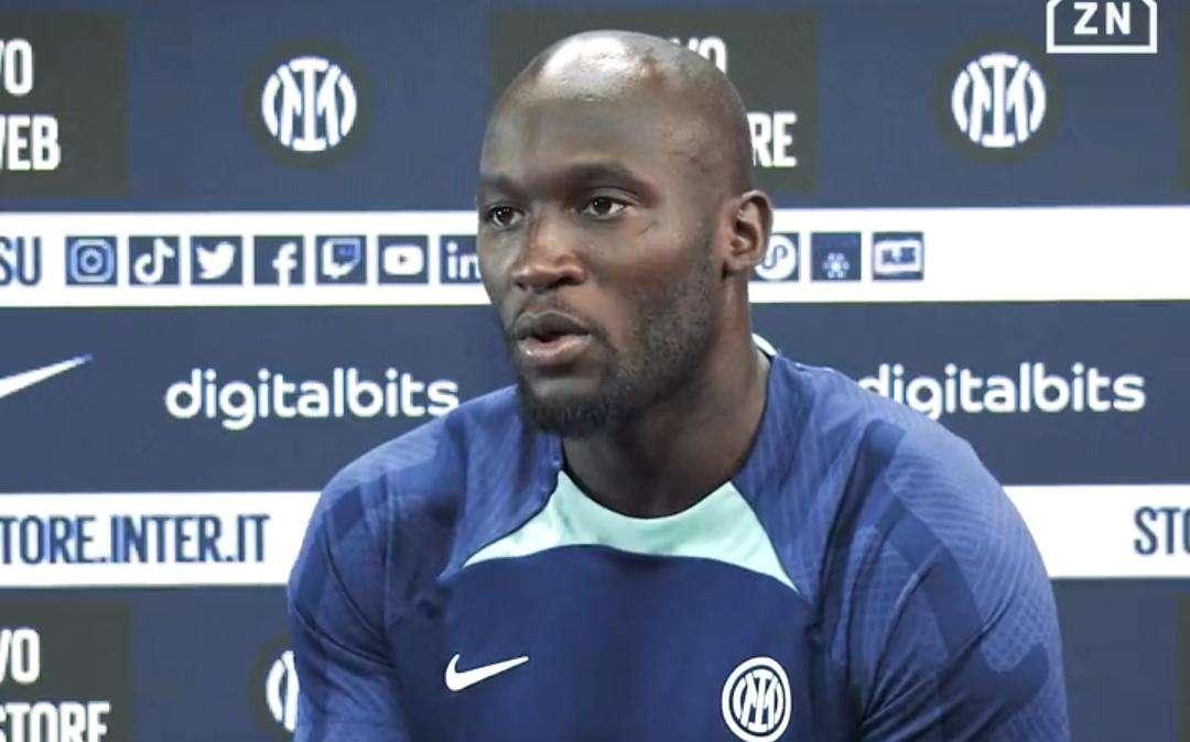 Lukaku: "Qui per lo scudetto. Inzaghi come Conte, può farmi migliorare. Scusate tifosi, parlerò sul campo"