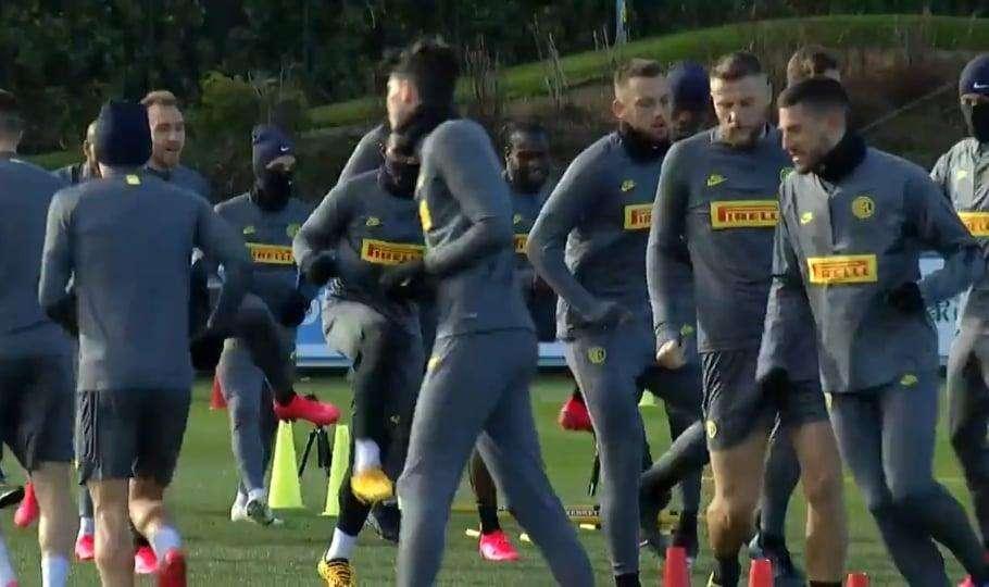 Allenamento atletico-tattico alla Pinetina. Personalizzato solo per Sensi e Moses