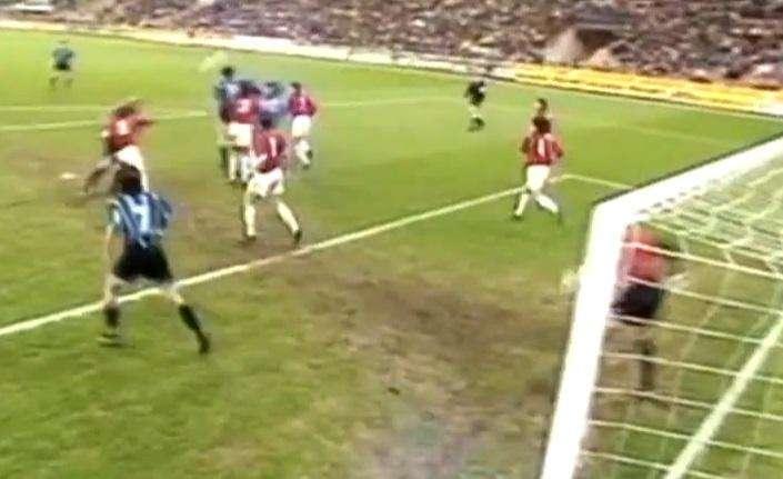 Seno: "Io imbattuto nei derby. Il gol del '95 mi mette ancora i brividi"