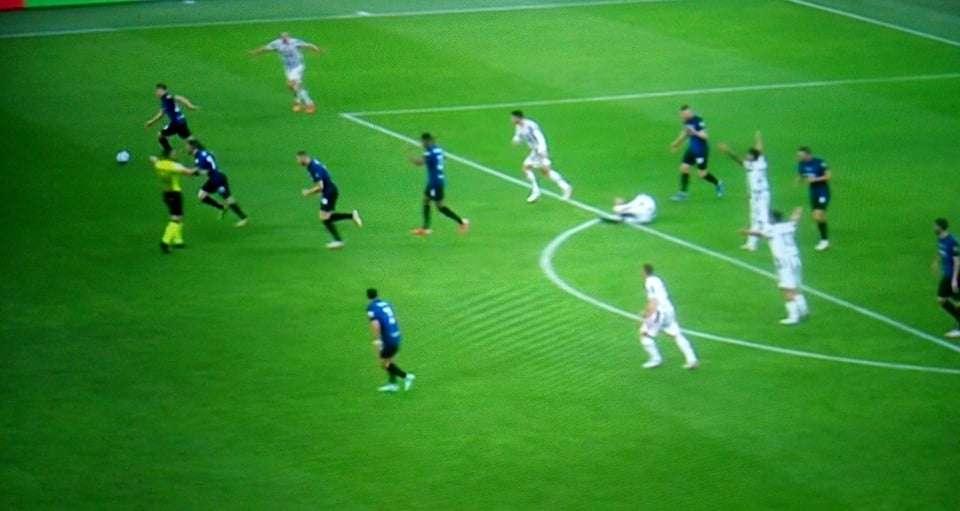 Paparesta: "Rigore Juve, il Var non doveva intervenire". No comment Mariani