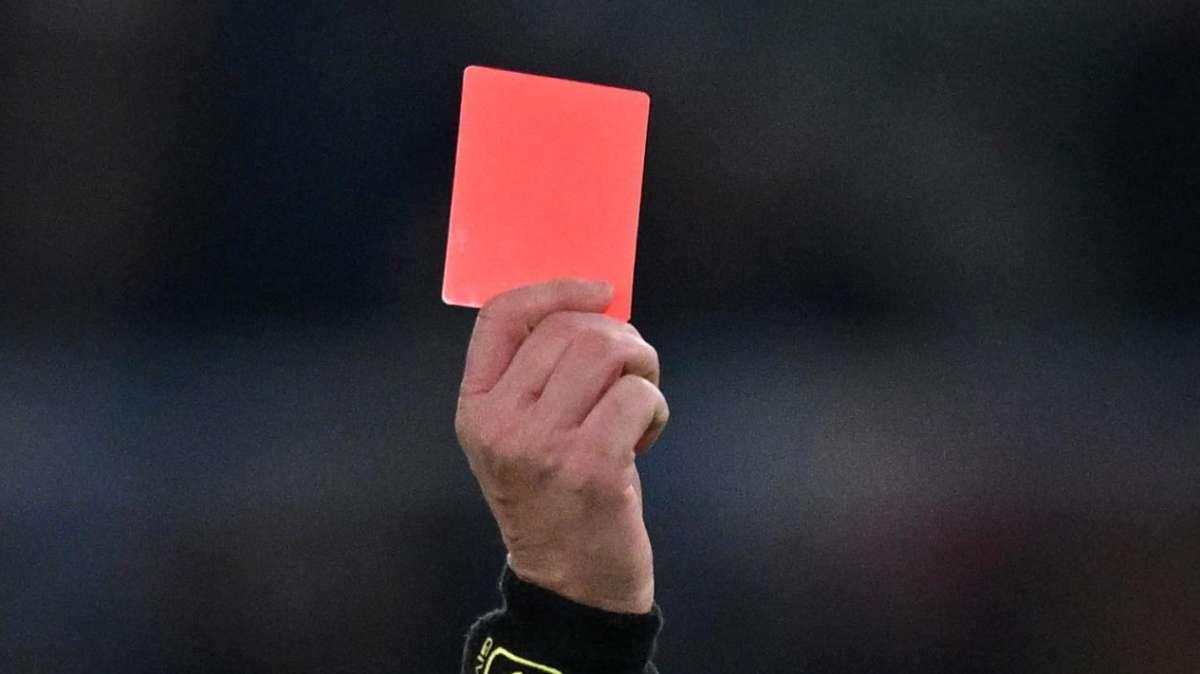 La Repubblica - L'Uefa dice no al lodo Prestianni: niente rosso in Champions per chi si copre la bocca