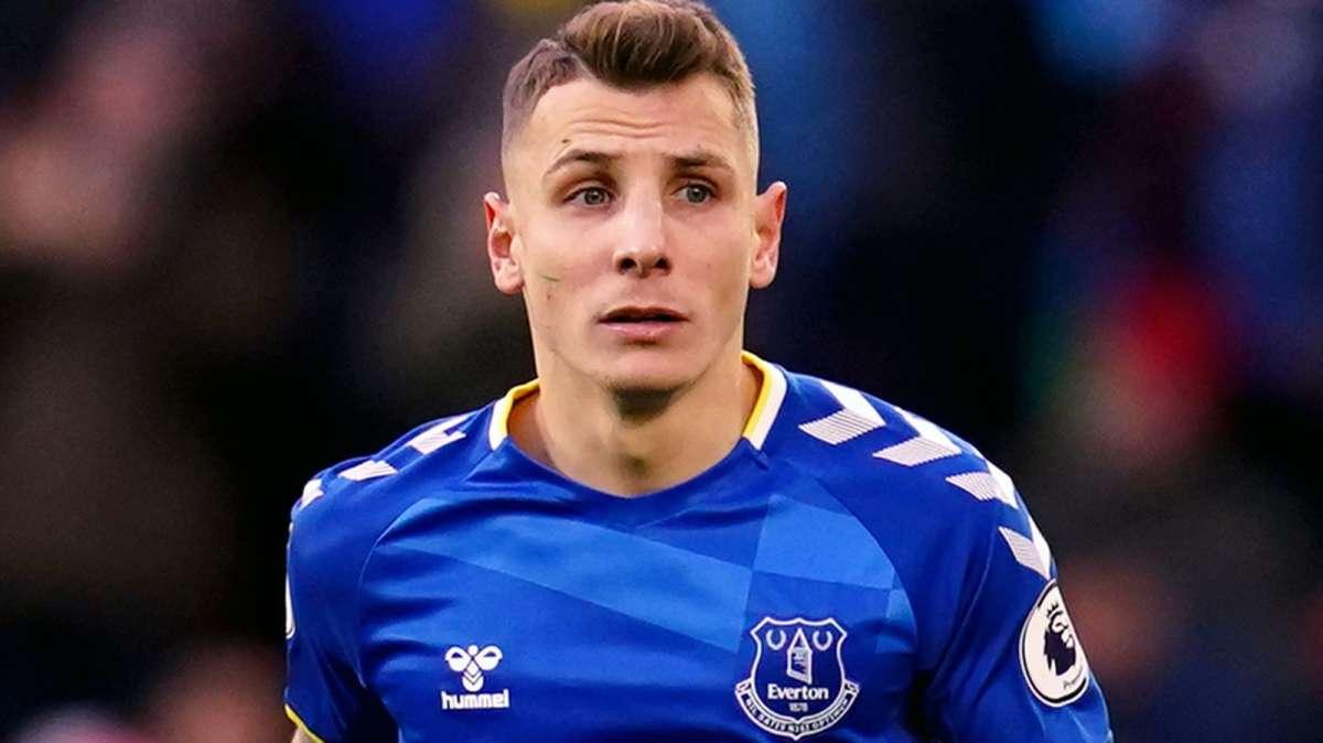 Sky Sports Uk - Aston Villa vicino a Lucas Digne: colloqui in fase avanzata