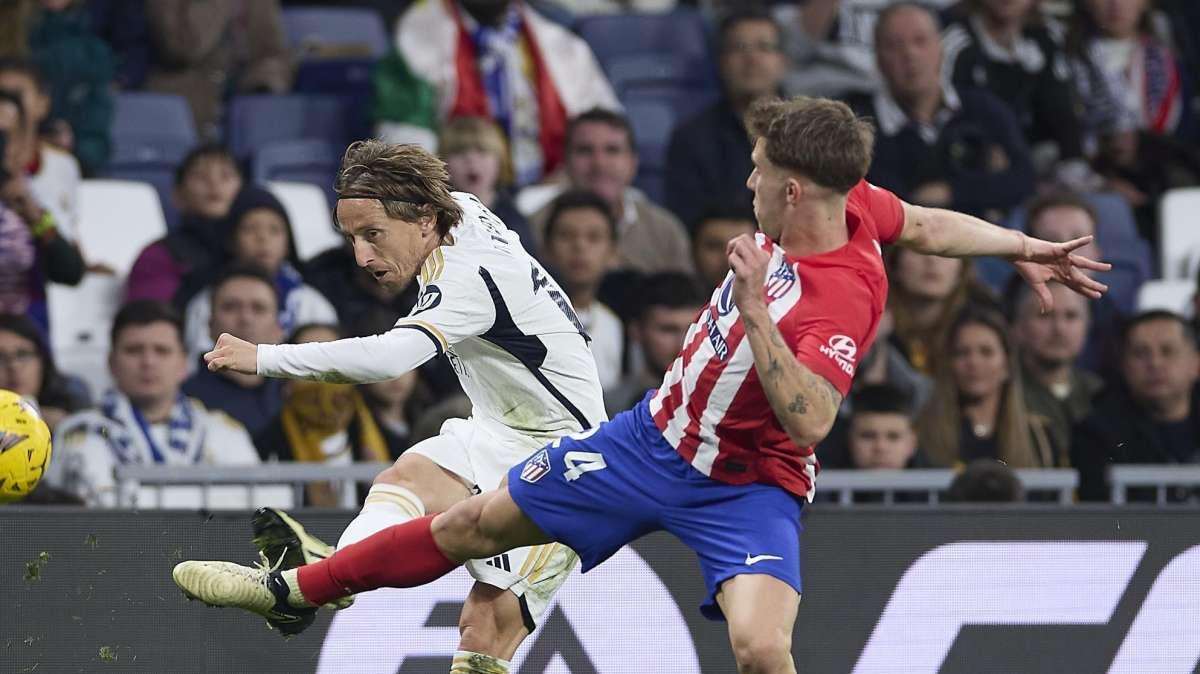 L'Atletico Madrid riprende il Real in pieno recupero, Llorente risponde a Diaz: finisce 1-1