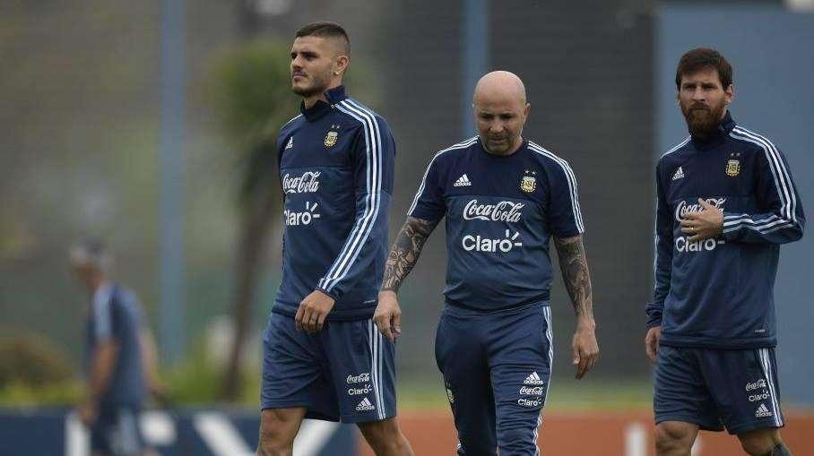 Argentina, Messi non si sbilancia: "Aguero, Higuain o Icardi? Sono attaccanti importanti, deciderà Sampaoli"