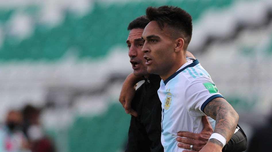 Argentina, Scaloni annuncia la formazione anti-Cile: "In attacco Lautaro con Messi e Di Maria"