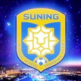 Il Jiangsu Suning vince in inferiorità numerica a Shanghai e chiude il campionato al 12° posto