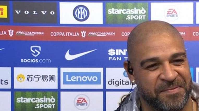 Incoronato imperatore con una corona da 100 mila euro: Adriano special guest del Carnevale di Rio