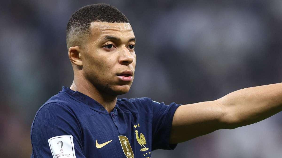 Mbappé si schiera con Thuram contro Le Pen: "Condivido i valori di Marcus. È libertà d'espressione"