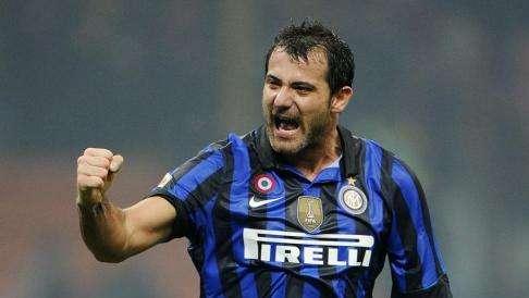 Premio Puskas, Sneijder sponsor di Stankovic
