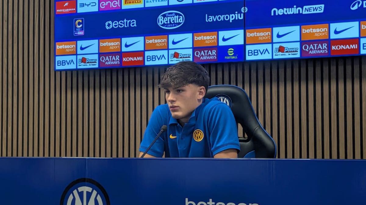 Mosconi: "I mesi con Chivu mi hanno aiutato moltissimo. Son contento di essere qua"