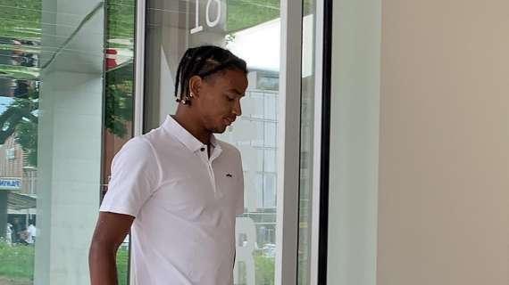 VIDEO - Thomas Schirò in sede, per lui il momento di conoscere il futuro