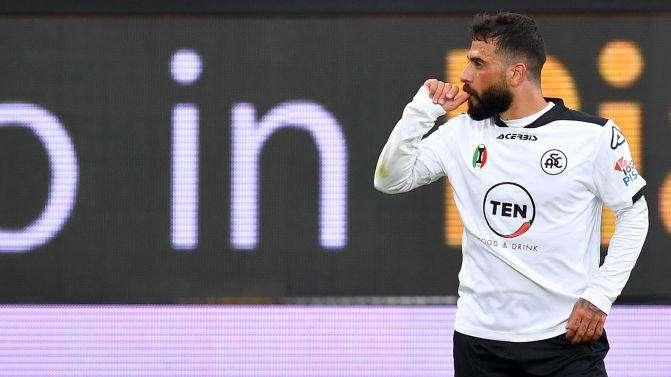 Serie A, lo Spezia in cinque minuti ribalta il Crotone: finisce 3-2. E i rossoblu vedono la Serie B