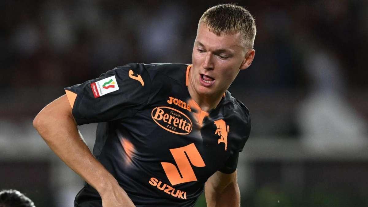 Da obiettivo ad avversario, Schuurs: "L'Inter mi seguiva in estate? Sì ho letto, ma non ne sapevo nulla"