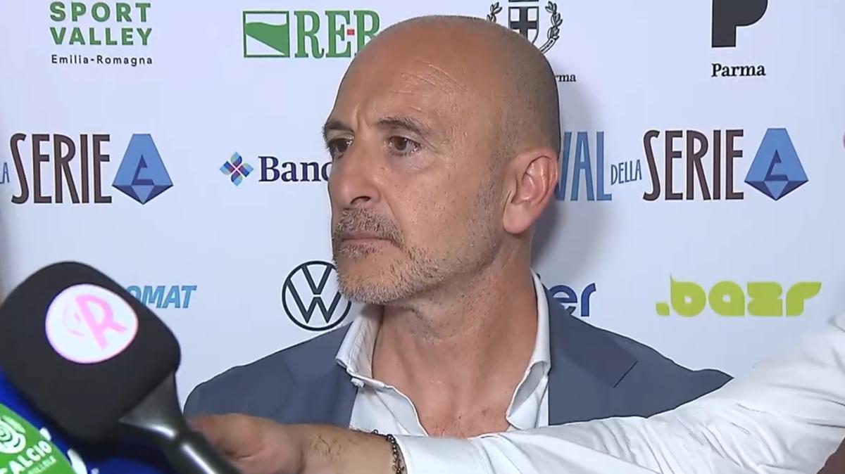 Ausilio arrivato in ritiro: nessuna dichiarazione. L'Inter 'sta lavorando'