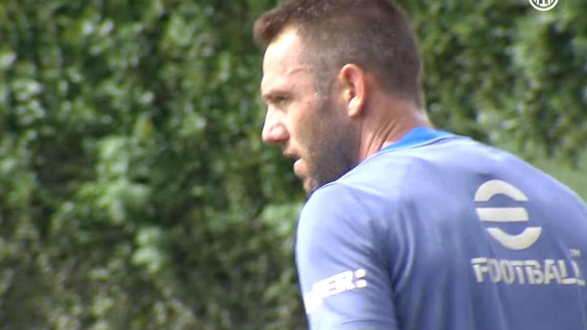 Atalanta-Inter, De Vrij si è allenato a parte: le sue condizioni verranno monitorate nelle prossime ore 