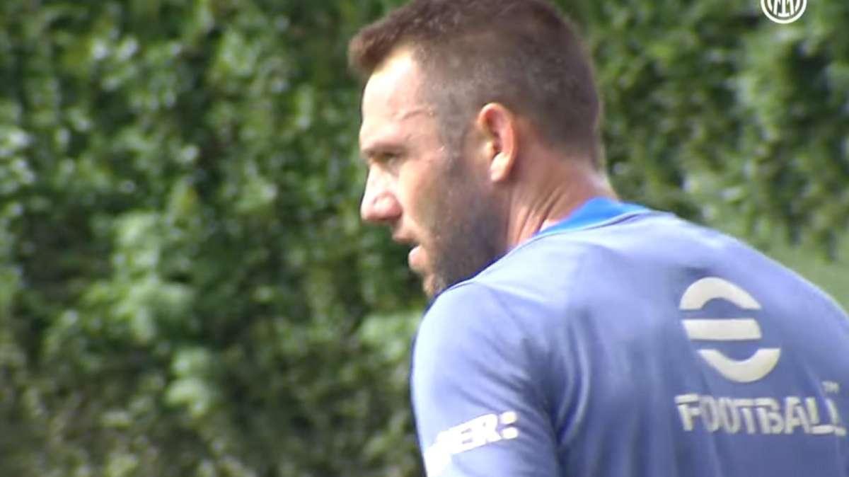FcIN - Verso il derby, Inter subito al lavoro: seduta personalizzata per cinque giocatori, ma De Vrij vede il rientro in gruppo