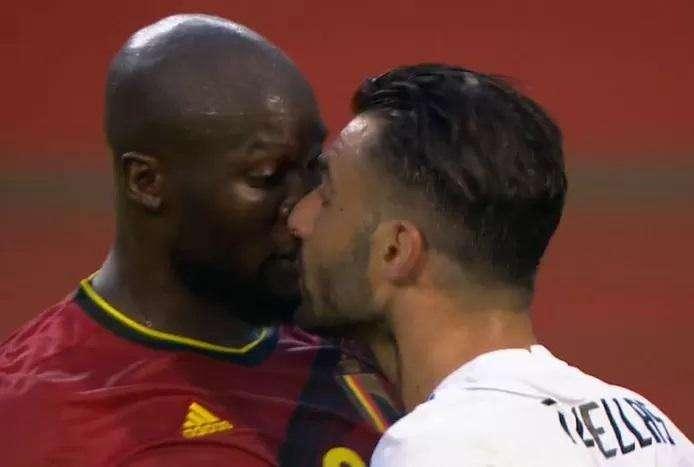 Belgio-Grecia, déjà-vu per Lukaku: scintille con Tzavellas e head-to-head come con Ibra