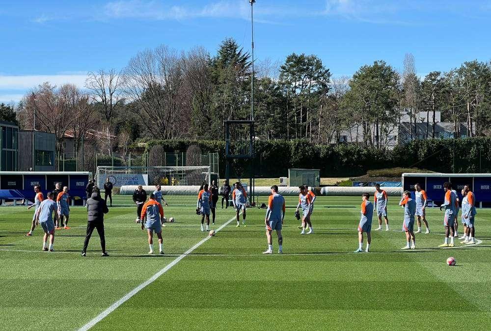 VIDEO - Allenamento della vigilia per l'Inter: "numero" di Mkhitaryan nel torello