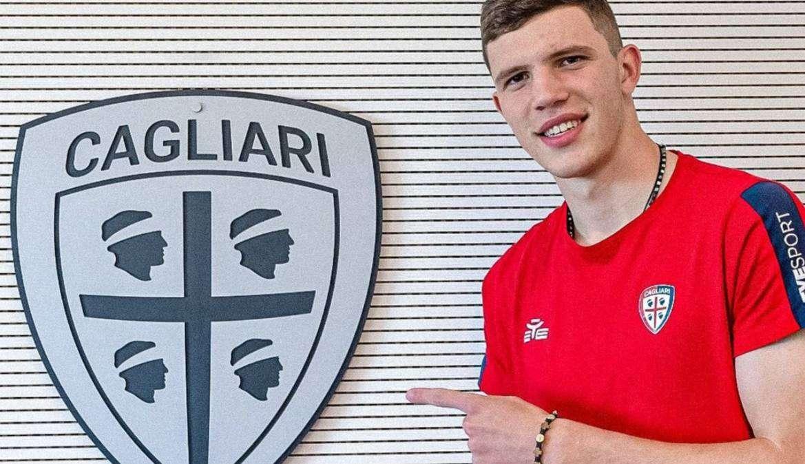 Cagliari, Carboni si presenta: "Orgoglioso ed emozionato. Darò tutto me stesso"
