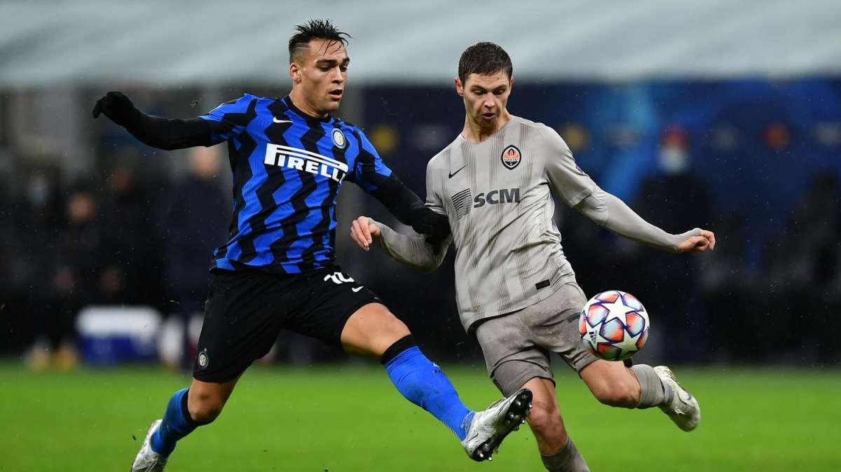 Inter-Shakhtar Donetsk - Il palleggio nerazzurro non trova sviluppo tra le linee. Bisogna attendere Eriksen per i tiri dalla distanza