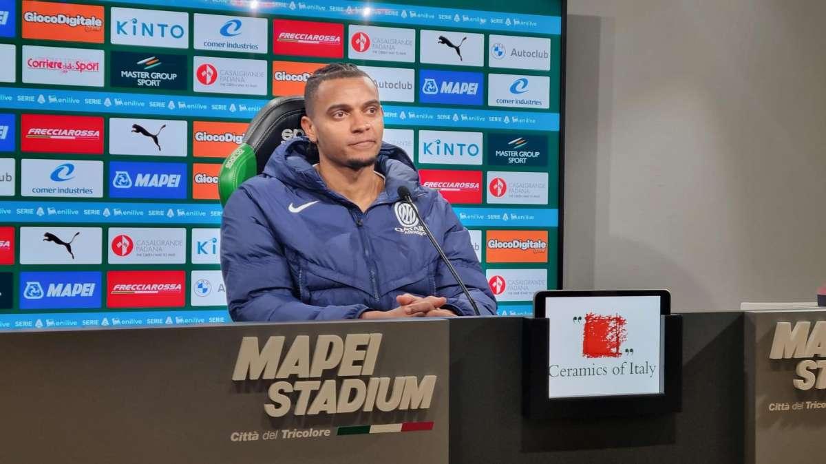 Akanji in conferenza: "Felice del gol e di giocare con questa maglia"