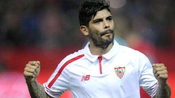 Banega decide il derby contro Bacca e il Siviglia esulta
