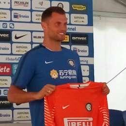 Padelli, il 27 sulla maglia per la moglie e il figlio