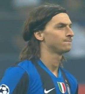 Ibra, addio su Twitter e smentita...