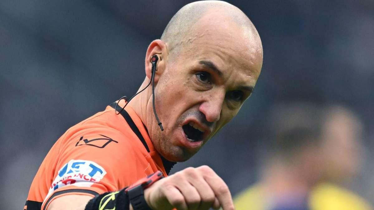 SM - L'AIA ferma Fabbri e Nasca: errore grave il non intervento per il colpo di Bastoni a Duda