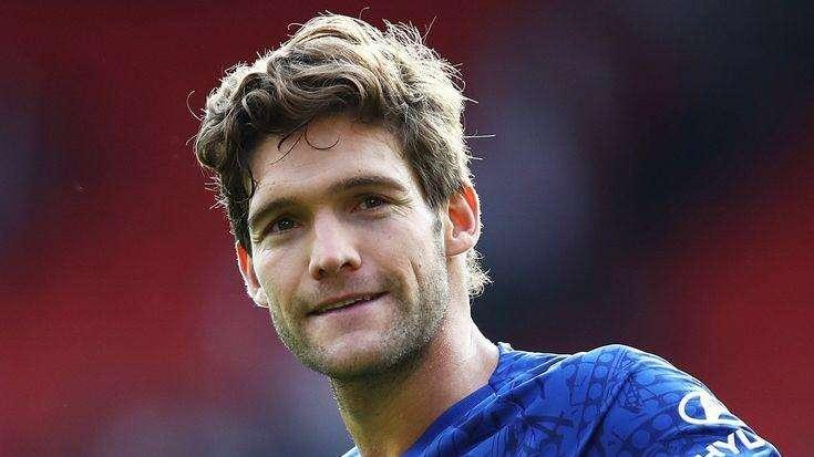 Il padre di Marcos Alonso: "Adora l'Italia, ma il ritorno non dipende da lui. Ha ancora tre anni di contratto"
