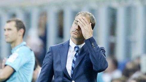 TS - De Boer subito costretto ad affrontare l'annoso problema dei terzini. Nelle ultime stagioni...