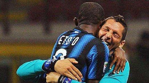 Materazzi omaggia Eto'o ricordando il Triplete: "Grazie a te hermano, in bocca al lupo"