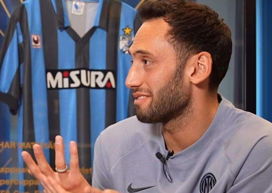 Squadra di calcio a 5 con i migliori giocatori dell'Inter, Calhanoglu: "Ronaldo ed Eto'o coppia d'attacco, poi..."