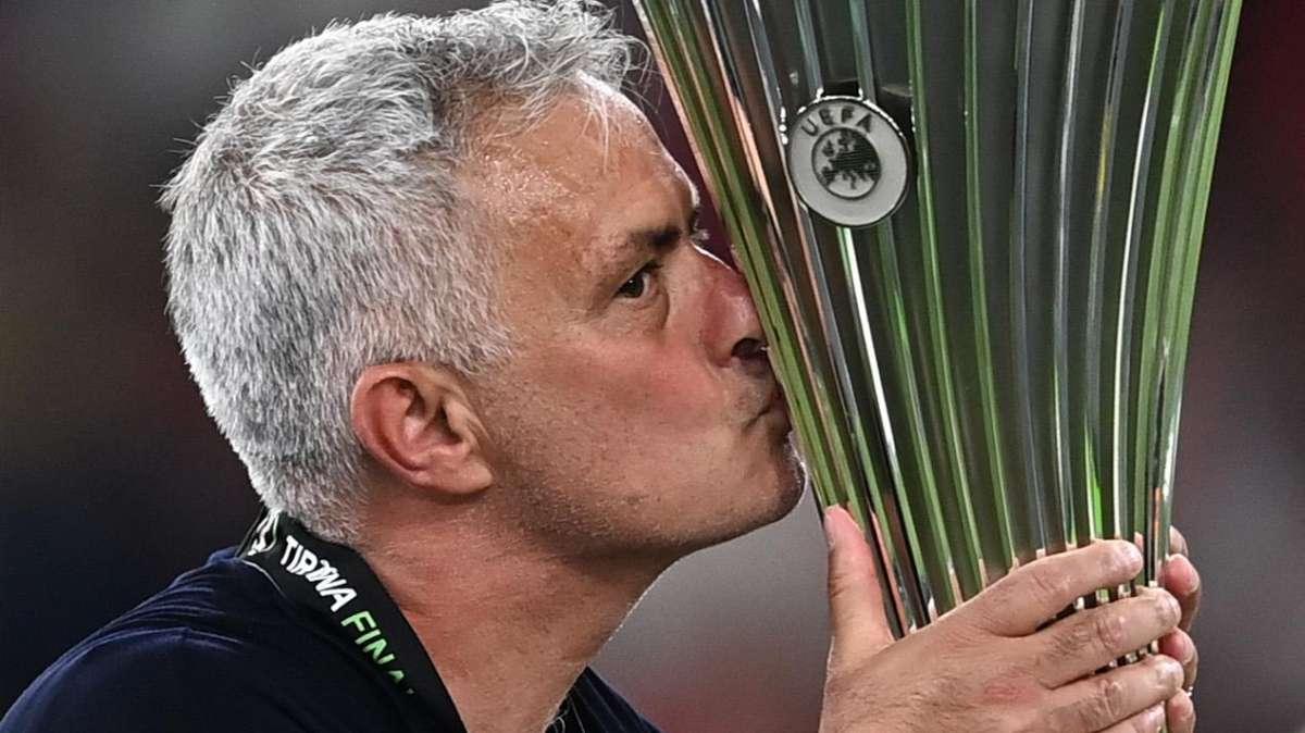 Pellegrini: "Mentalità vincente grazie al lavoro di Mourinho"