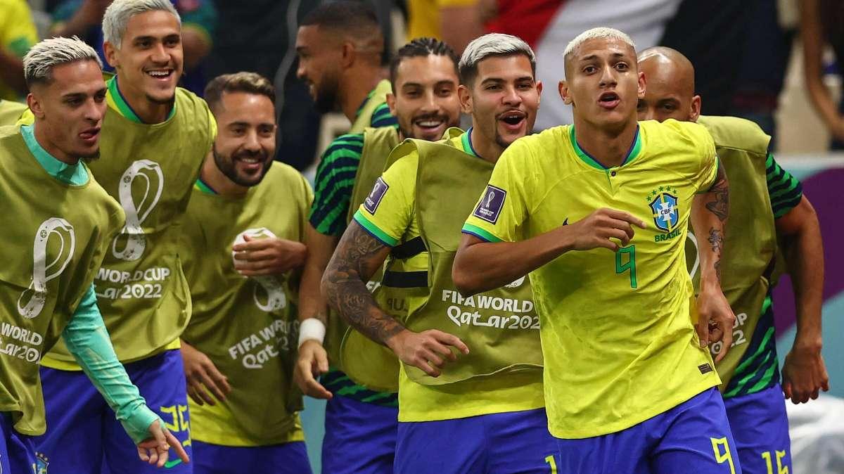 Doppietta (con golazo) di Richarlison, il Brasile stende 2-0 la Serbia. Si complica il Mondiale di Onana 