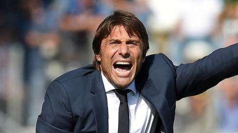 Conte torchia il gruppo: vivisezionato il quarto d'ora finale di Reggio Emilia. Mai più pazza, Godin e Asamoah aiutano