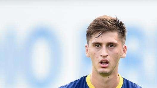 Kumbulla: "Sogno la Champions, ammiro Chiellini. La difesa a tre? Mi piace stare sul centro sinistra per sganciarmi"
