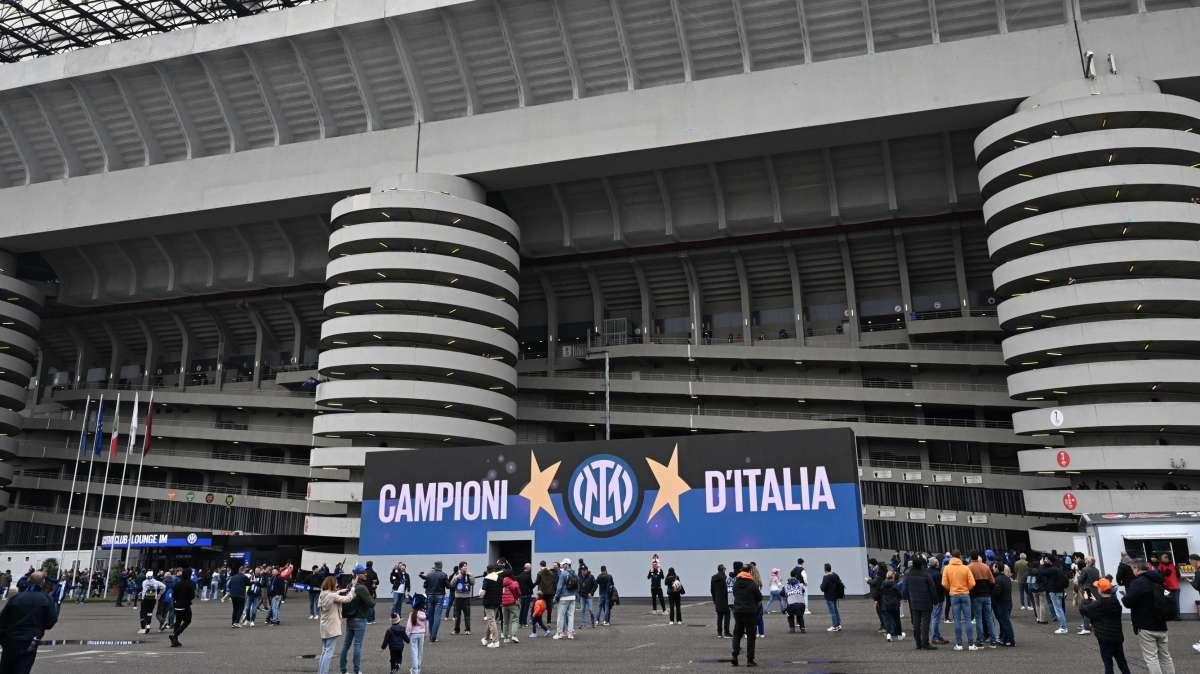 Inter, tre match di fila a San Siro: si parte con la sfida al Venezia. Cancelli aperti dalle 18.45: tutte le info utili per i tifosi 