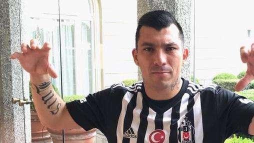 Besiktas, Medel non trova spazio e dichiara: "Non è facile per me, negli altri club ero sempre titolare"