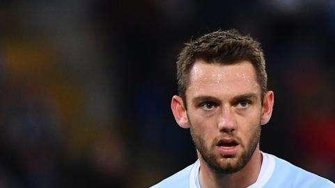 Repubblica - De Vrij-Lazio, si apre la settimana decisiva per il rinnovo. L'Inter resta alla finestra 