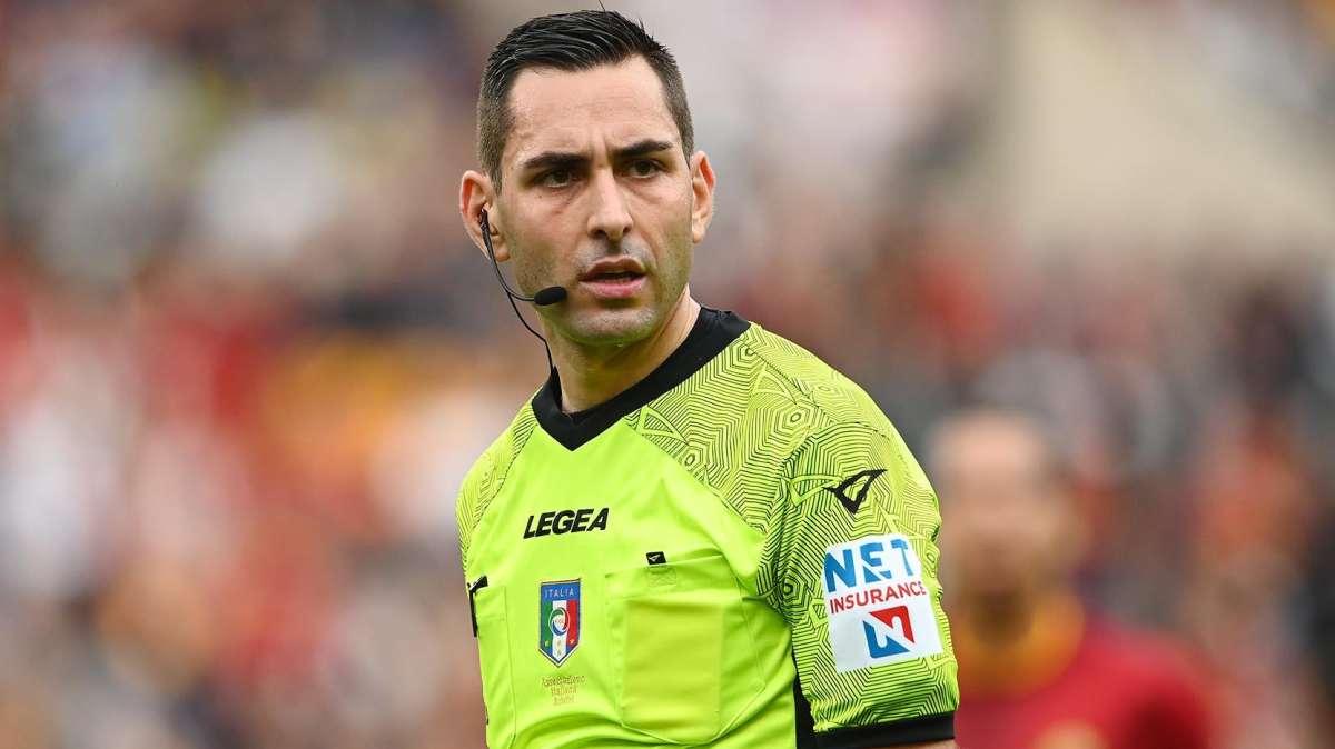 Milan-Inter, la moviola - Colombo si perde qualche fallo di troppo, nel finale di gara si scatena con i cartellini 
