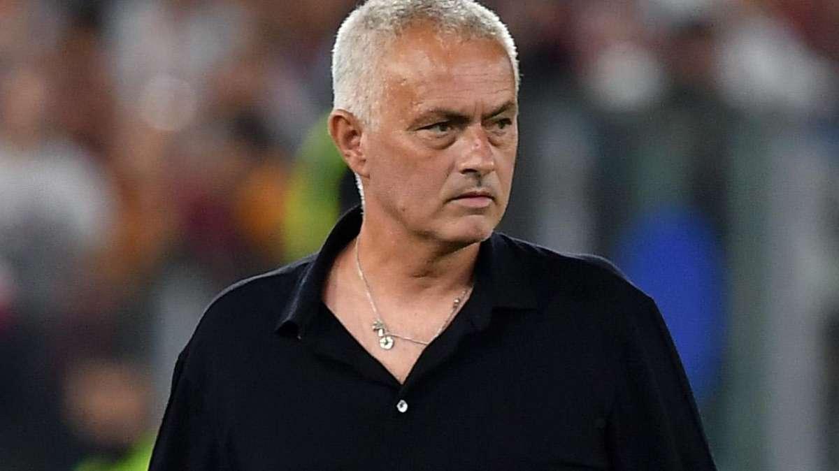 Mourinho durissimo: "Wijnaldum ko per colpa di Felix? Sono feccia!"