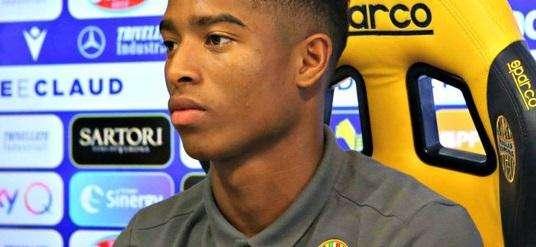 Salcedo: "L'Hellas è una grande occasione. Il Milan? Senza rigore non ci avrebbero mai segnato"