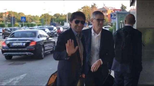 Sky - Conte-Inter, le prime immagini: il tecnico vola in Spagna insieme ai due a.d. per la finale di Champions
